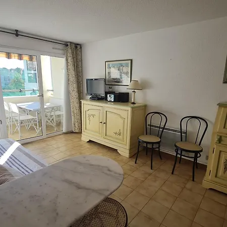 2 Pieces Avec Balcon, Piscine Et Parking Privatif A - Fr-1-780-40 * Sainte-Maxime