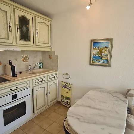 2 Pieces Avec Balcon, Piscine Et Parking Privatif A - Fr-1-780-40 Apartman *