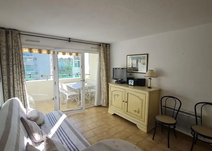 2 Pieces Avec Balcon, Piscine Et Parking Privatif A - Fr-1-780-40 Apartment