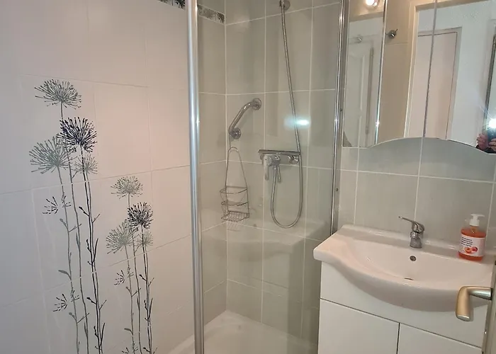 2 Pieces Avec Balcon, Piscine Et Parking Privatif A - Fr-1-780-40 Apartament