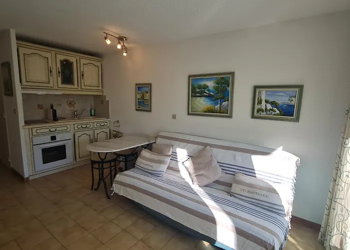 2 Pieces Avec Balcon, Piscine Et Parking Privatif A - Fr-1-780-40