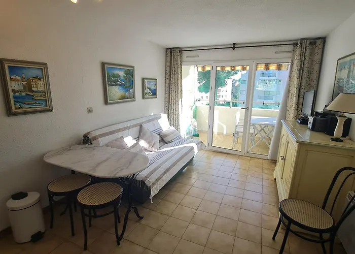 2 Pieces Avec Balcon, Piscine Et Parking Privatif A - Fr-1-780-40 Sainte-Maxime