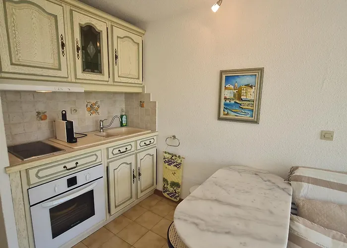 2 Pieces Avec Balcon, Piscine Et Parking Privatif A - Fr-1-780-40 Apartament *