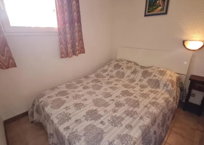 2 Pieces Avec Balcon, Piscine Et Parking Privatif A - Fr-1-780-40 Sainte-Maxime